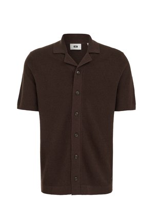 Camicia di maglia a maniche corte marrone scuro con collo camp e sette bottoni sul davanti.