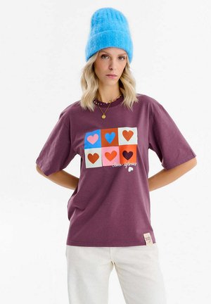 - T-shirt z nadrukiem