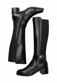Bottes noires à hauteur de genou avec une finition en cuir brillant, dotées d'une fermeture à glissière sur le côté et d'une sangle de boucle décorative sur un talon empilé.