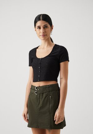 ONLY Petite ONLSANDRA PLACKET - T-shirt imprimé - black