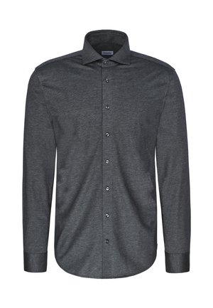 Camicia grigio scuro a maniche lunghe con colletto classico e sette bottoni visibili sul davanti.