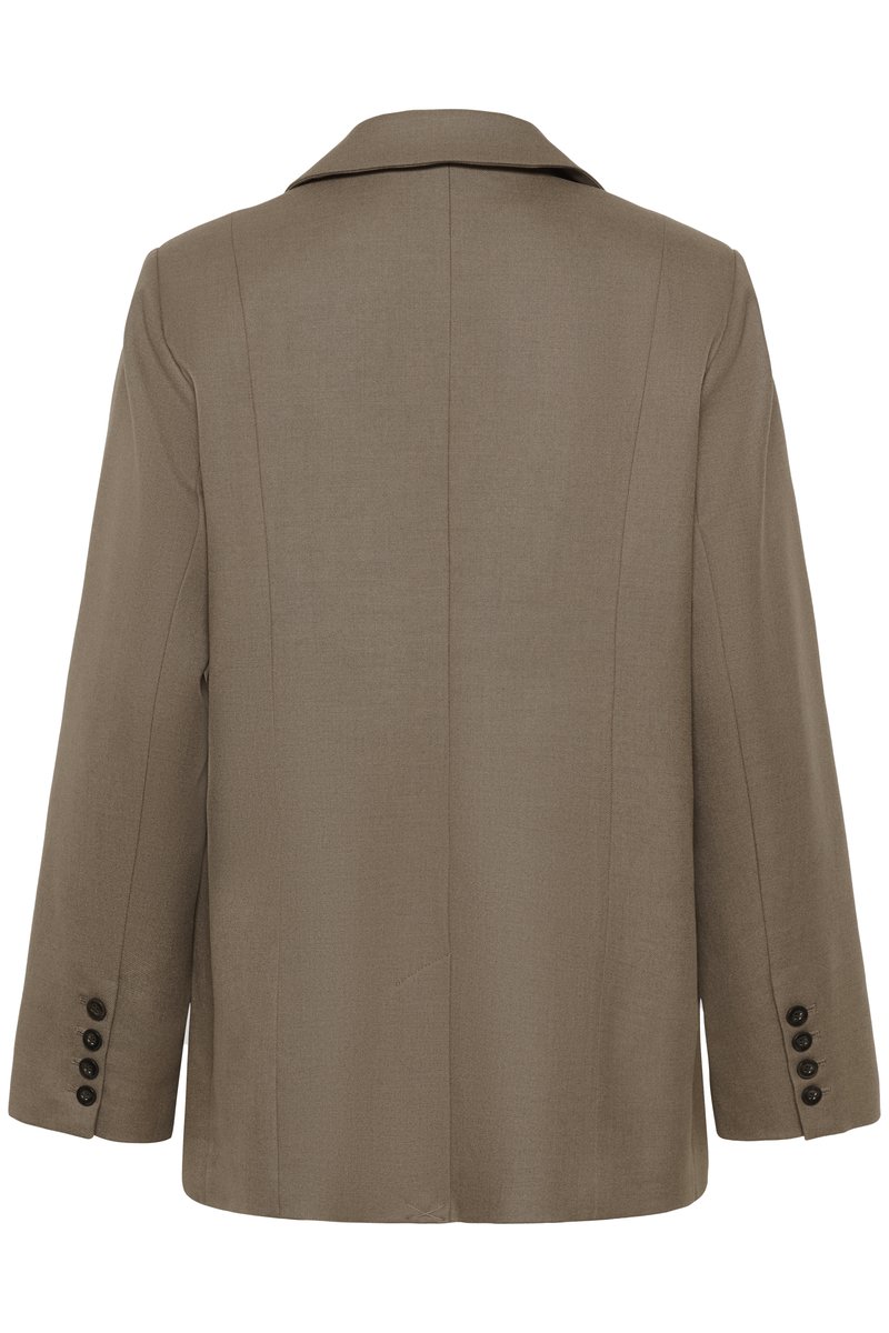 Blazer marron avec un col à revers cranté, une silhouette structurée, une fente au dos, et quatre boutons noirs sur chaque manchette. Tissu lisse et texturé.