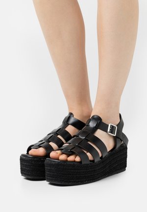 WIDE FIT LACEY - Sandalias con plataforma - black