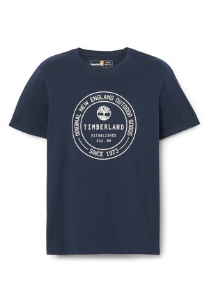 Granatowy T-shirt Timberland z okrągłym logo przedstawiającym drzewo i napis: „Original New England Outdoor Goods, Timberland, Established USA NH, Since 1973.”