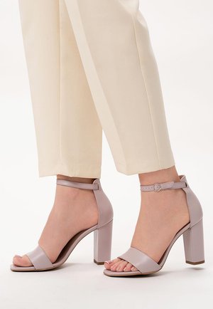 RYŁKO Sandały na obcasie