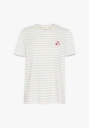 Blå og hvidstribet t-shirt lavet af blødt stof. Har korte ærmer og et lille rødt hjertegrafik på venstre brystområde.