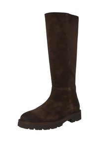 Stivale in suede marrone alto al ginocchio con punta arrotondata, suola in gomma piatta e dettagli di cucitura minimi. Superficie texturizzata e costruzione robusta.