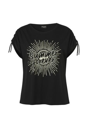 Zwart topje met korte mouwen, verstelbare zijstrikjes en de tekst "Summer forever" omgeven door uitstralende zonnestralen in een lichte kleur aan de voorkant.