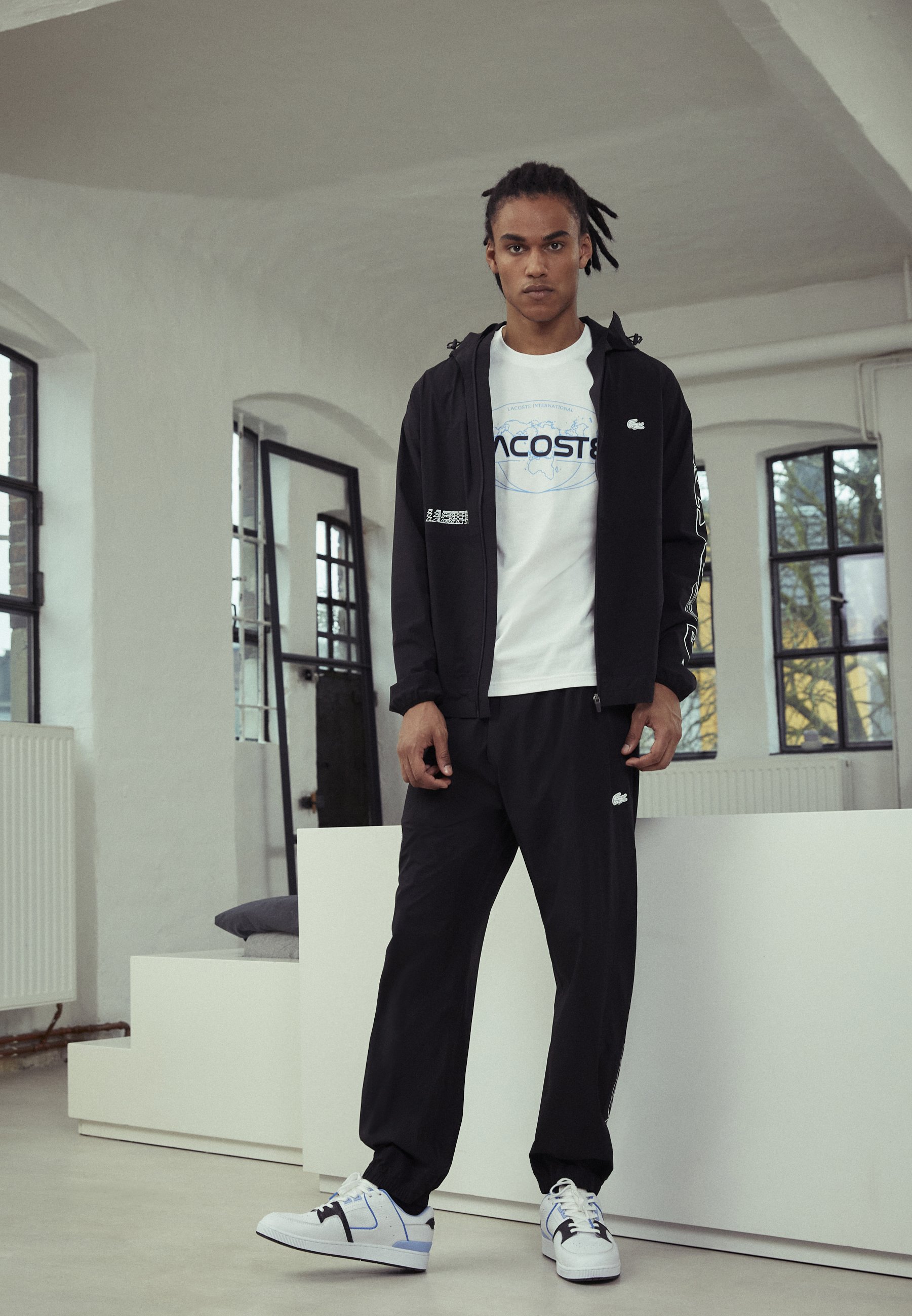 lacoste court cage