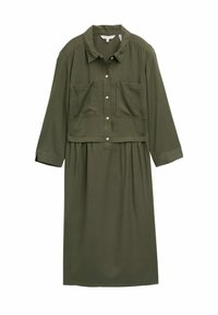 Olivegrünes Kleid mit einem Hemdkragen, langen Ärmeln und zwei Brusttaschen; hat eine geraffte Taille und einen geraden, knielangen Rock.