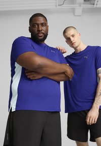 Puma RUN FAVORITE VELOCITY TEE - Camiseta deportiva - lapis lazuli