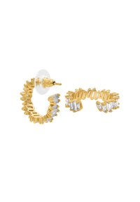 Goldfarbene Creolen mit strukturiertem Design und klaren rechteckigen Akzenten. Inklusive klarer Kunststoffrückseite für sicheren Halt.