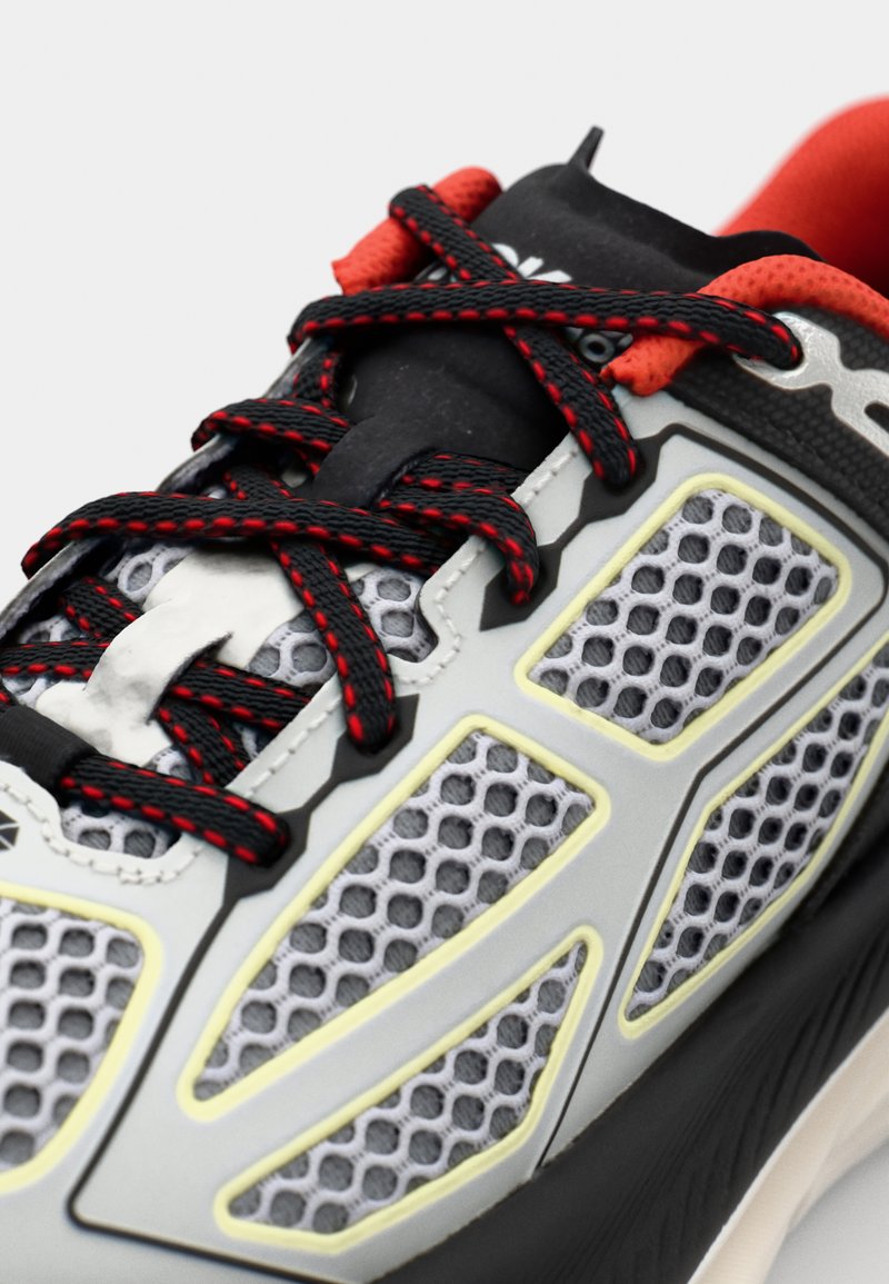 HOKA CLIFTON ONE 9 UNISEX - Trainers - habanero/black/black  display picture 1