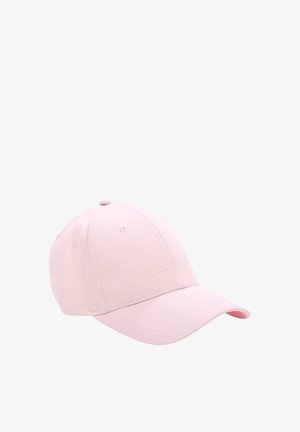 Casquette de baseball rose clair avec une visière incurvée et un subtil logo brodé "GUESS JEANS" sur le panneau avant.