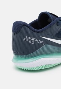 Nike Performance COURT AIR ZOOM VAPOR PRO - Sapatilhas de ténis para vários pisos - obsidian/white/mint foam