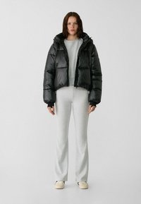 Stradivarius PUFFER - Zimska jakna - black