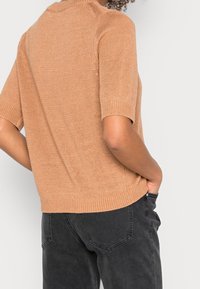 Part Two Sweter