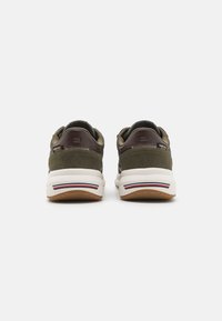 Tommy Hilfiger FASTON MIX - Sneakers - army green