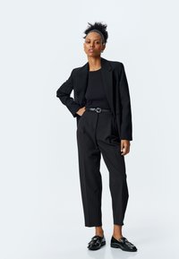 Koton CARROT-CUT - Pantalon - black