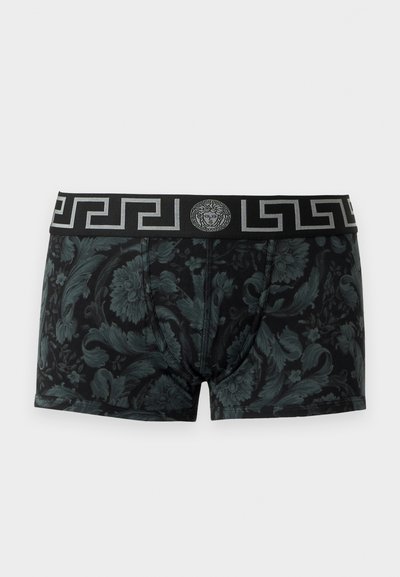 Μαύρα ανδρικά εσώρουχα τύπου boxer με σκουροπράσινα floral μοτίβα και μαύρη μέση με ασημένιο ελληνικό κλειδί σχεδιασμό και λογότυπο κεφαλής Μέδουσας.