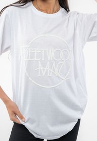 Paradiso Clothing FLEETWOOD HI-BUILD CLASSIC LOGO - Print T-shirt - white