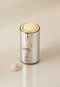 Miniatyrbilde 2