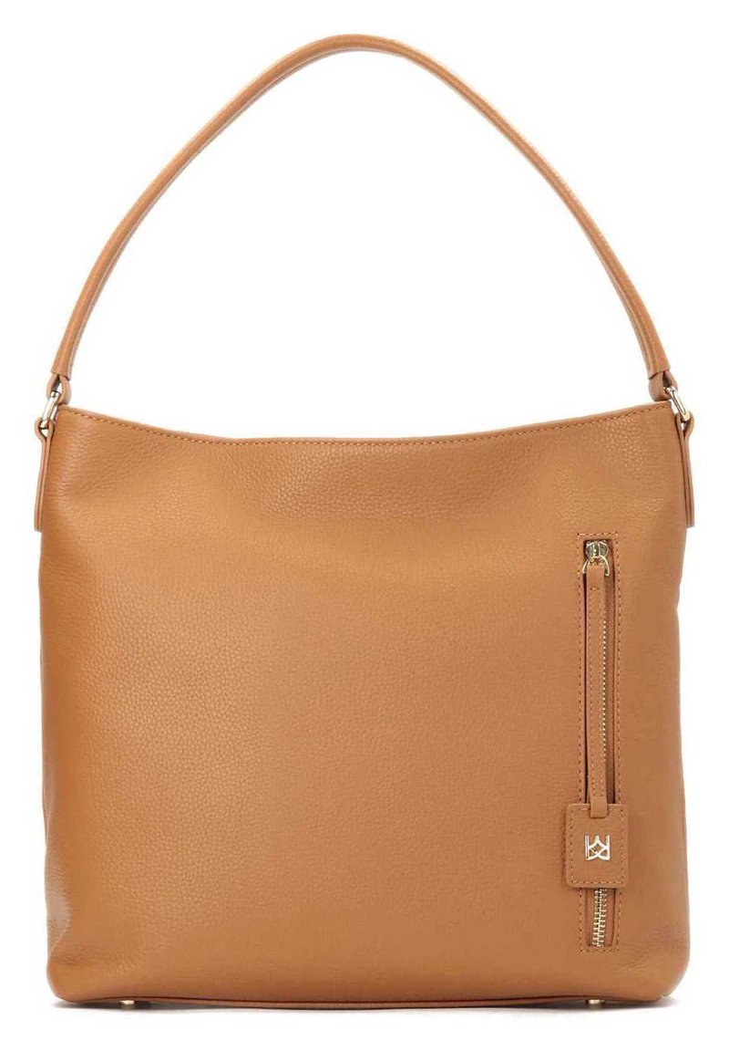 Sac à bandoulière en cuir fauve avec une poignée unique et une poche zippée verticale sur le côté avant droit, avec une petite étiquette logo.