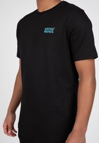 Wrong Friends SAFI - Camiseta estampada - black