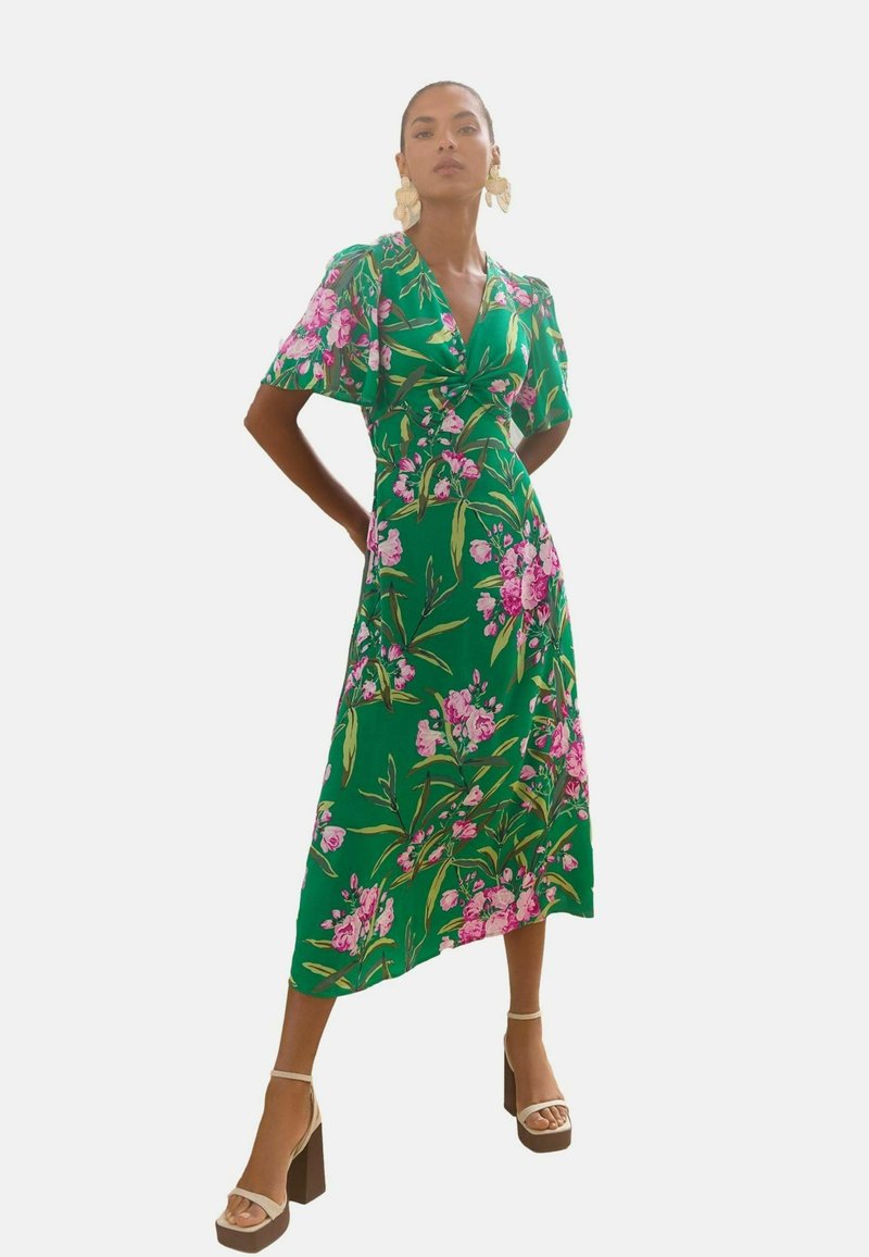 Love & Roses REGULAR FIT TWIST FRONT V-NECK SHORT SLEEVE MIDI - Dnevna haljina - green floral