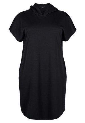 Abito nero con cappuccio realizzato in tessuto morbido, caratterizzato da maniche corte e una vestibilità ampia, con un design semplice e senza motivi o accenti visibili.