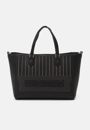 Sac fourre-tout en cuir noir avec clous dorés et logo VALENTINO. Dispose de deux poignées solides et d'une forme structurée. Texture lisse.