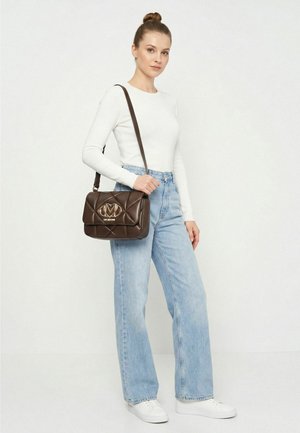 Love Moschino, SCHULTERTASCHE 24 CM - Bolso de mano - marrone