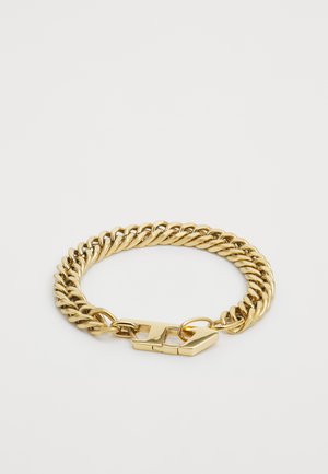 Guld metal kædearmbånd med sammenkoblede segmenter og en lås. Designet er tykt med en glat tekstur og en blank finish.