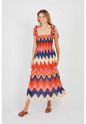 PETALE ROBE - Freizeitkleid - rouge
