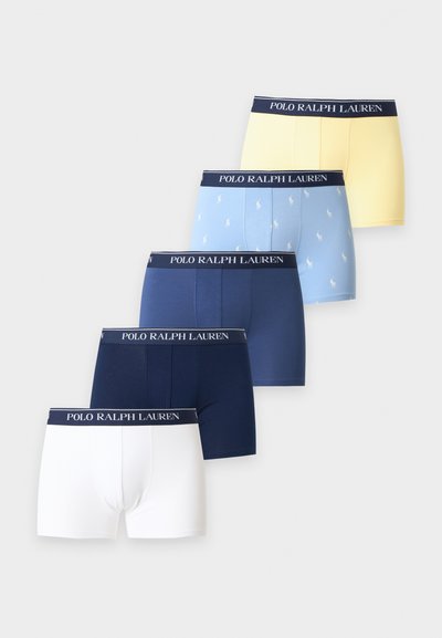 Πέντε ζευγάρια ανδρικά boxer briefs σε λευκό, ναυτικό μπλε, σκούρο μπλε, ανοιχτό μπλε με σχέδιο λογότυπου και κίτρινο, όλα με σκούρες ζώνες μέσης με το λογότυπο Polo Ralph Lauren.