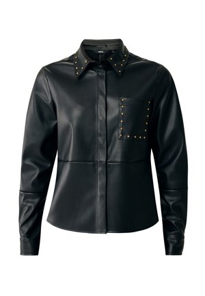 Zwarte neplederen blouse met een puntkraag, lange mouwen, een borstzak en gouden studs op de kraag en zak.