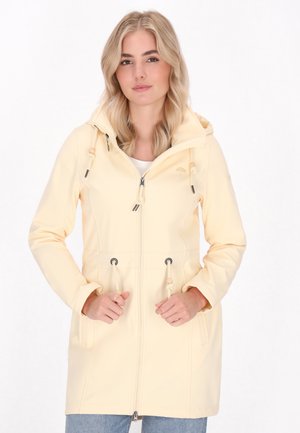 Giacca impermeabile gialla chiara con zip frontale, cappuccio regolabile, tasche laterali e polsini elastici; texture liscia e lunghezza fino a metà coscia.