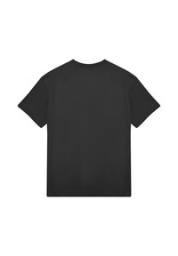 Sort kortærmet t-shirt lavet af bomuld, med rund hals og en afslappet pasform. Glat tekstur med en ensfarvet farve, ingen mønstre eller detaljer.