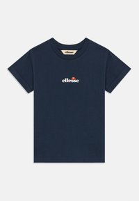 Marineblå bomull T-skjorte med korte ermer, med en hvit "ellesse" logo og rød halvsirkelakent på brystet.