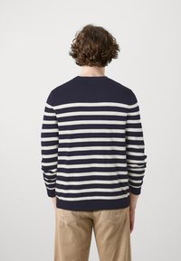 GAP CORE CREW FEEDER STRIPE - Džemperis - navy uniform
