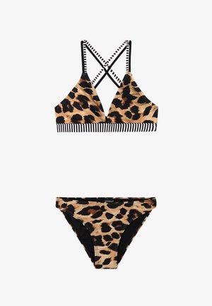 Leopardikuosinen bikinitoppi, jossa mustavalkoiset ristiin kulkevat raidalliset olkaimet ja raitainen reunus rinnan alla. Mukana myös vastaavat raidalliset bikinit.