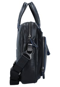 Borsa in pelle nera con accenti blu, dotata di due manici superiori, una tracolla staccabile e una tasca frontale con zip. Forma rettangolare.