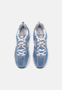 New Balance MR530 UNISEX - Športni copati - blue/grey
