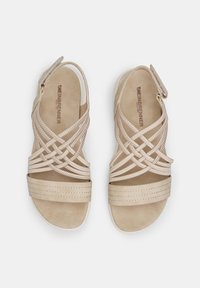 Bata Korkeakorkoiset sandaalit - beige