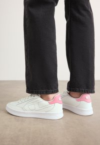 S-DAKOTA LOW  - Baskets basses - white/light pink