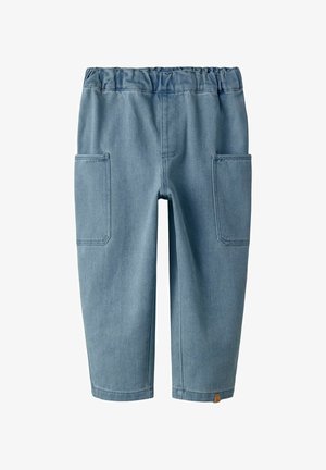 Gai zilgans zīdaiņu džinsu bikses ar elastīgu jostasvietu un lielām sānu kabatām, taisnām kājām un nelielu brūnu birku pie apakšmalas.