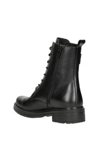 Stivale alla caviglia in pelle nera con punta tonda, zip laterale e dettagli lacciati. Presenta un interno texturizzato e una suola in gomma robusta.