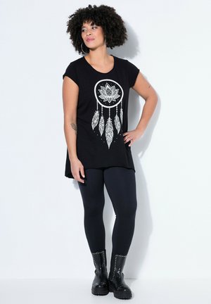 - T-shirt z nadrukiem