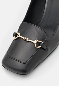 Love Moschino Klasické lodičky - black