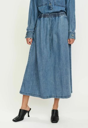 Denim maxi rok met een strakke taille, in een lichtblauwe kleur, rechte silhouet en subtiele stikdetails aan de zoom.